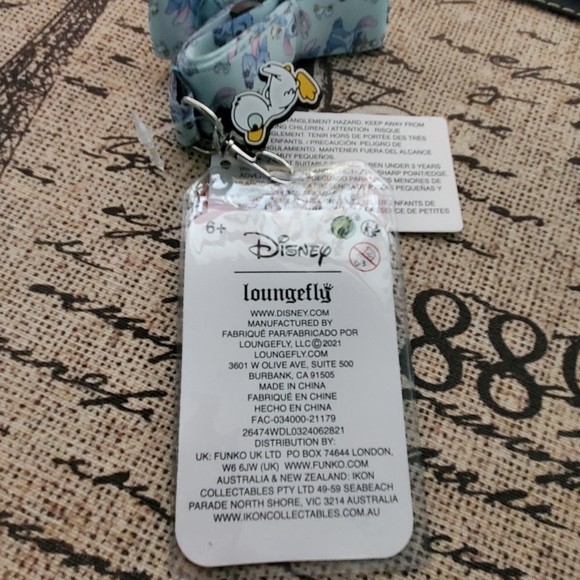 Loungefly Disney Stitch lanyard - Picture 4 of 4